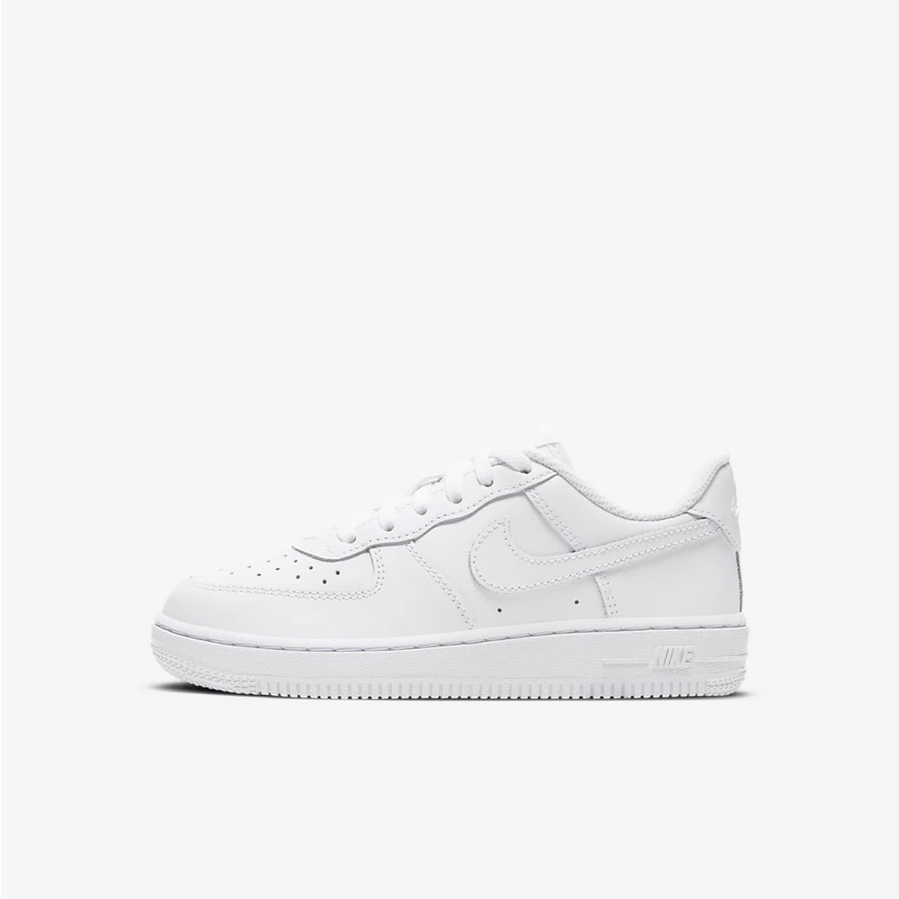 White Nike Force 1 LE size 7Y